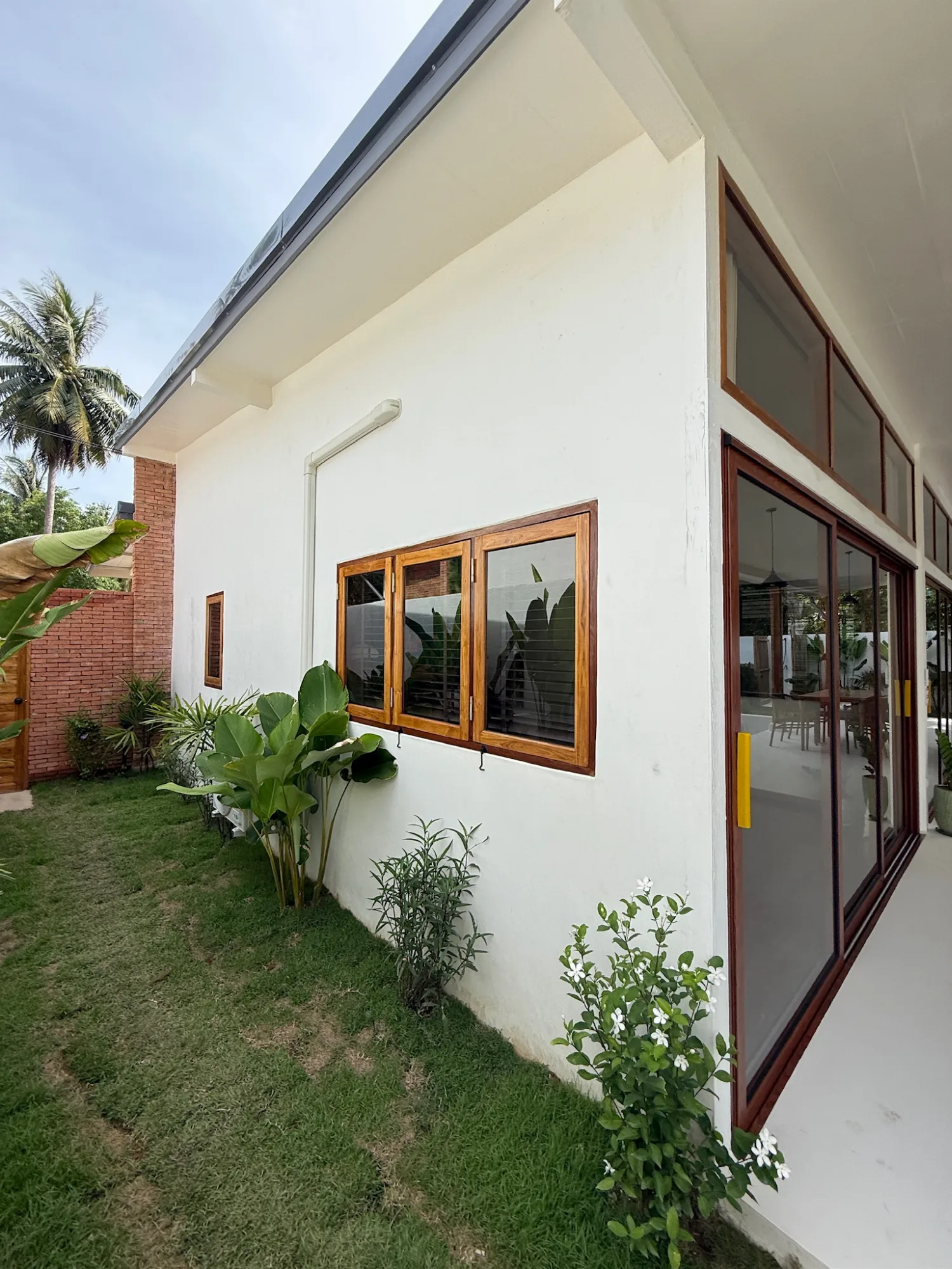 Invest on Koh Phangan: property advice and construction